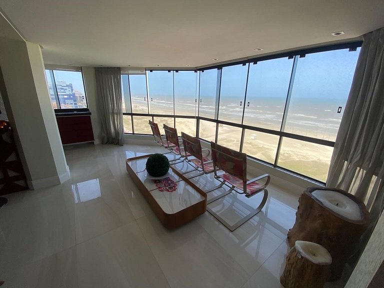 Apto Luxuoso Beira Mar Completo