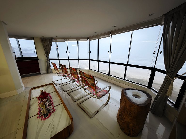Apto Luxuoso Beira Mar Completo