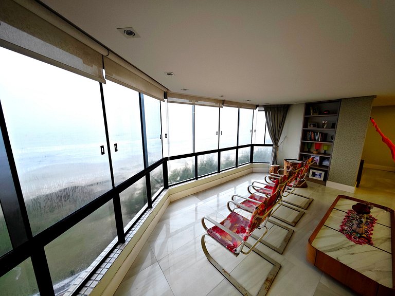 Apto Luxuoso Beira Mar Completo